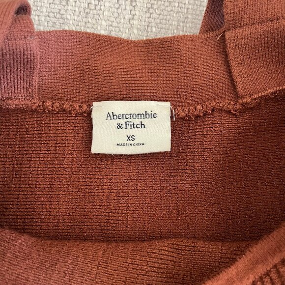 Abercrombie & Fitch Sweetheart Knit Ribbed Tank Top - Picture 3 of 3